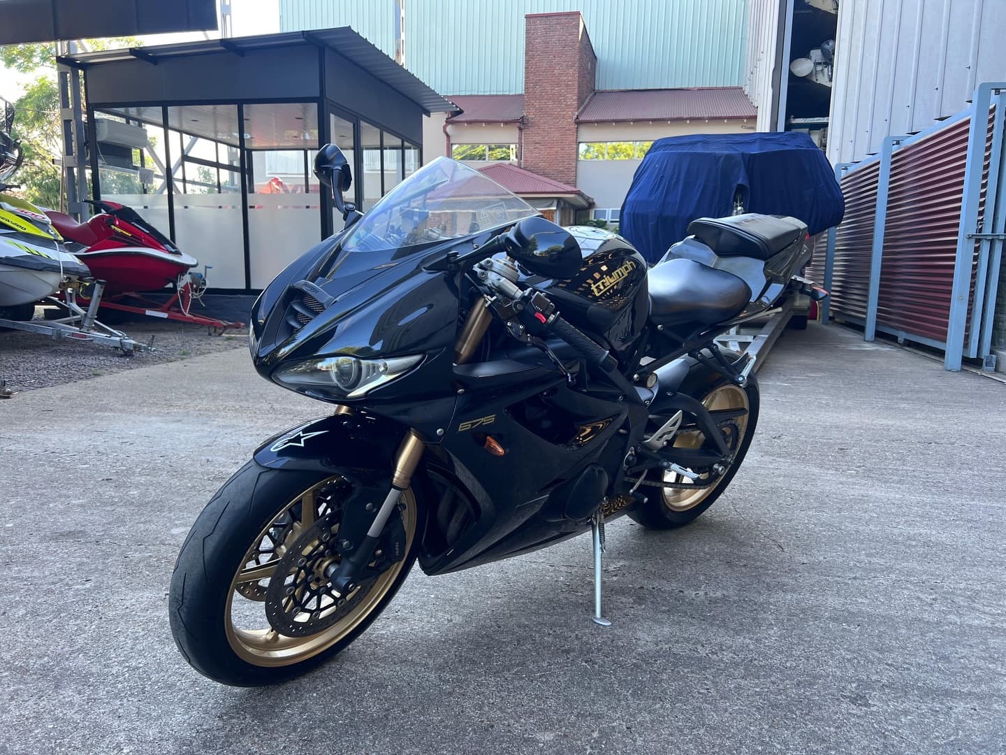 Triumph Daytona 675 1/8