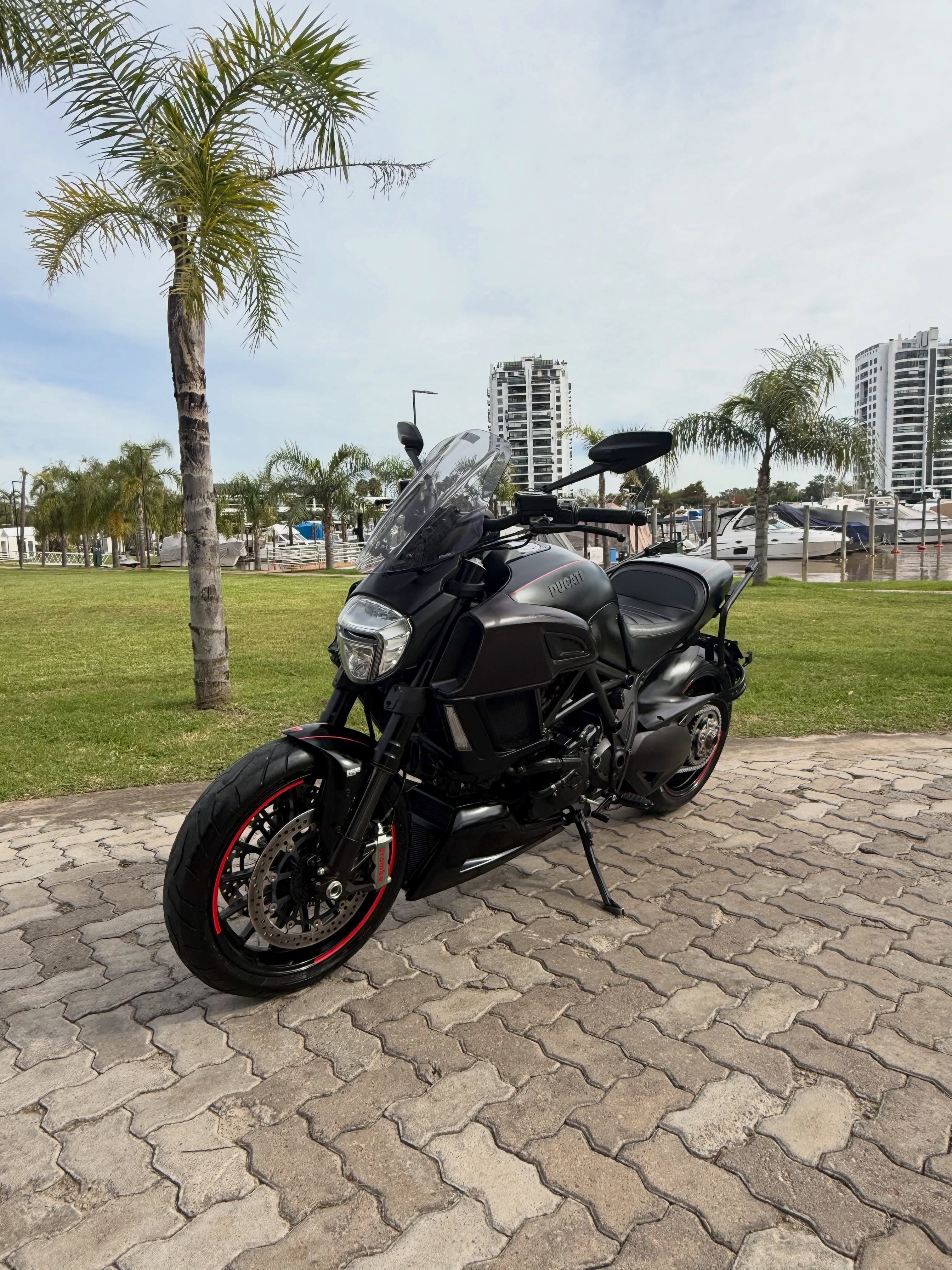 Ducati Diavel 1/11